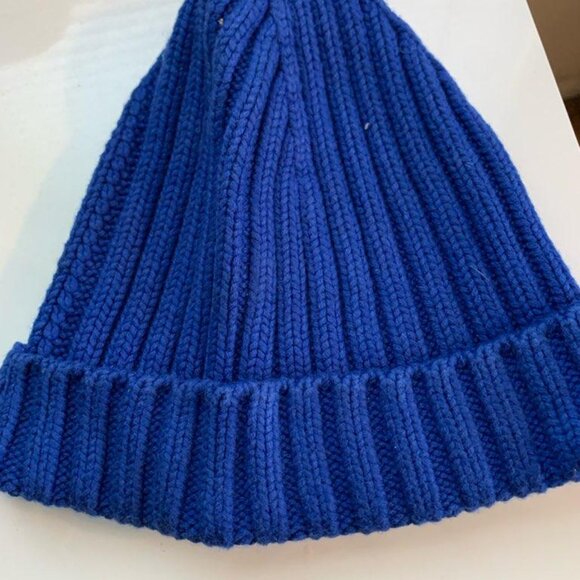 MICHAEL Michael KORS Bright Cobalt Ribbed Beanie Hat with Gold Metal Logo - Picture 4 of 6